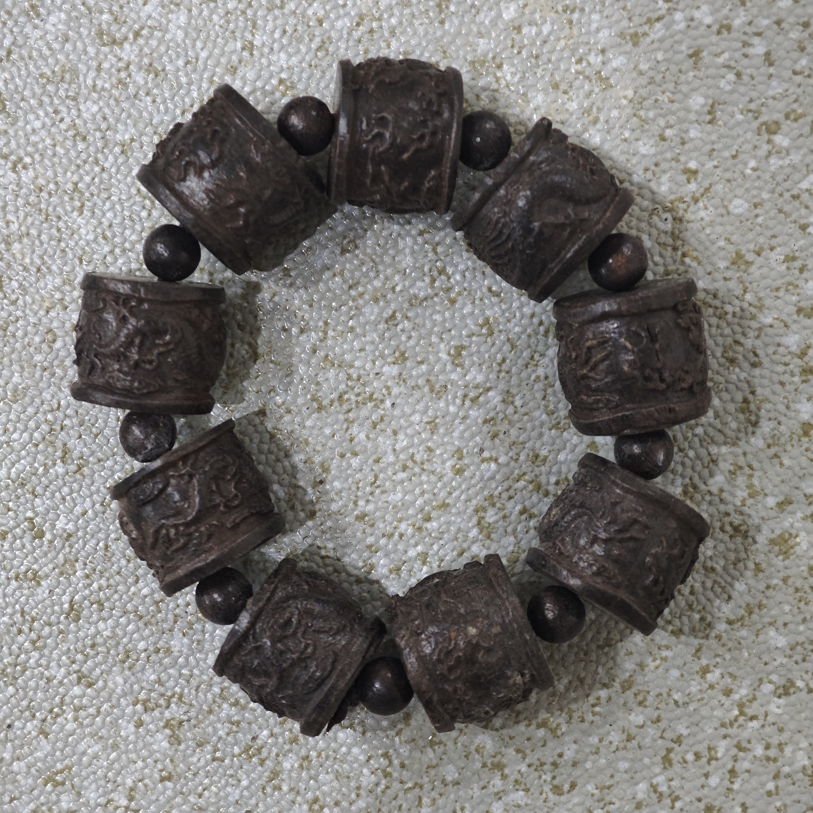 E164 沉木2.2cm单圈手串