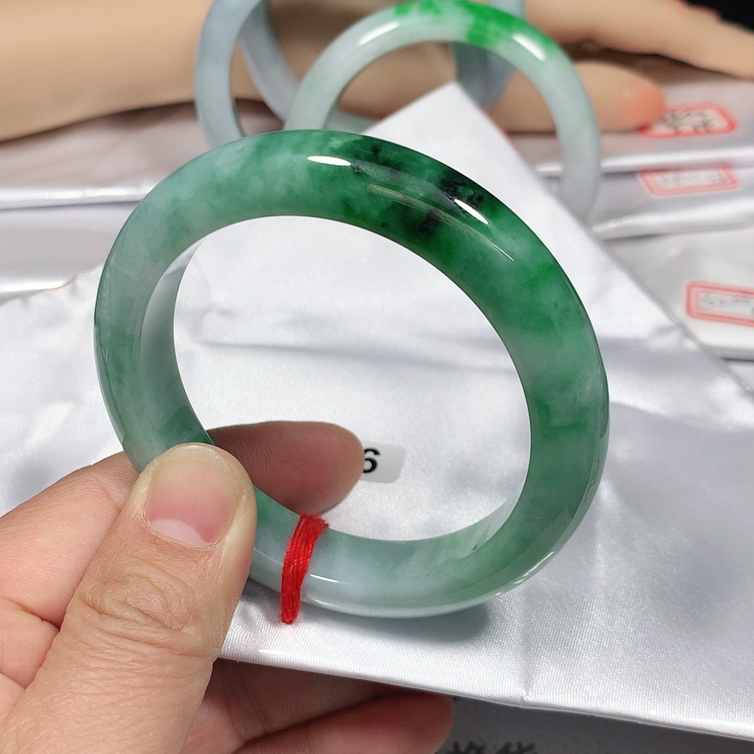 翡翠手镯未镶嵌天然缅甸翡翠手镯A货