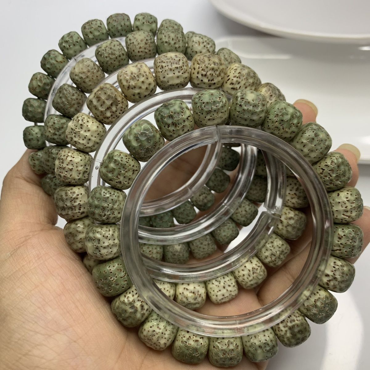 海南星月菩提石玉料龙鳞手串