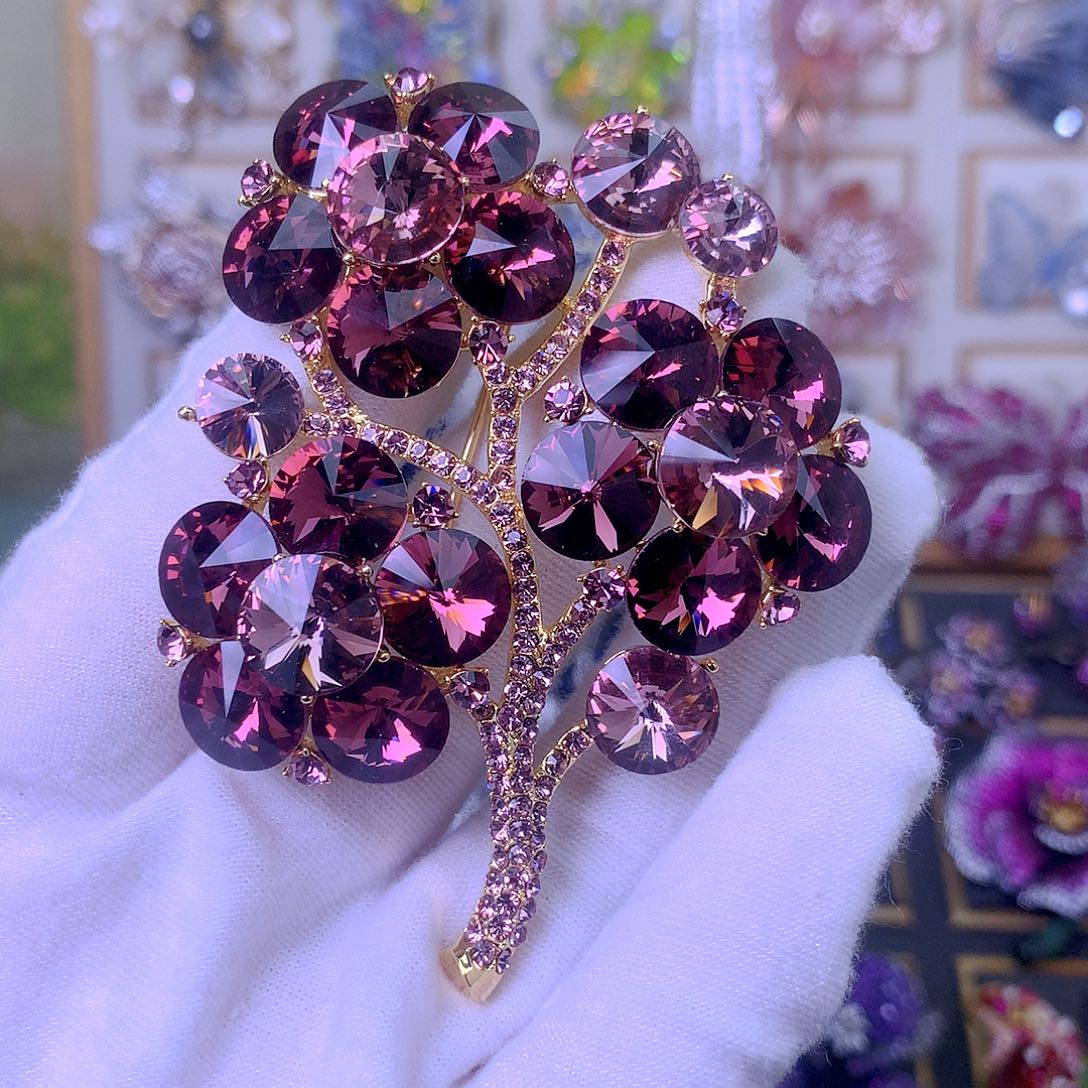 仿水晶铜胸针胸花
