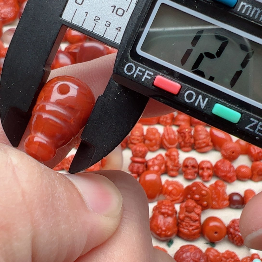 南红玛瑙配饰未镶嵌