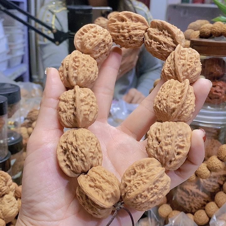 【闪购商品】文玩核桃把件33崔凯手持