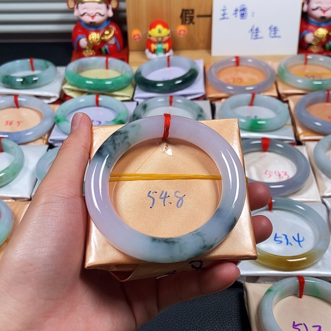 翡翠手镯未镶嵌手镯3