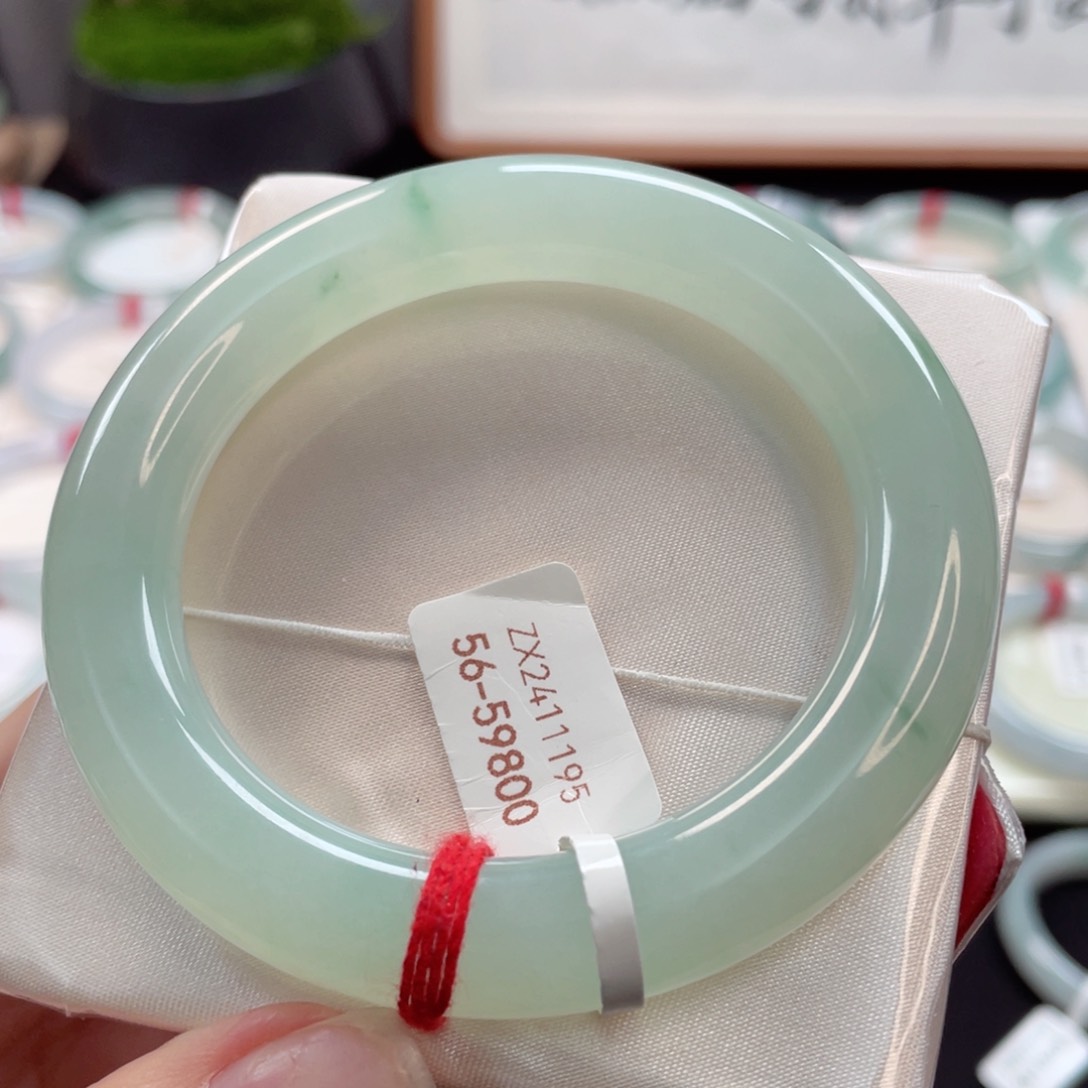 【闪购商品】翡翠手镯未镶嵌56木纳果冻飘绿花葡萄肉0毛孔30号