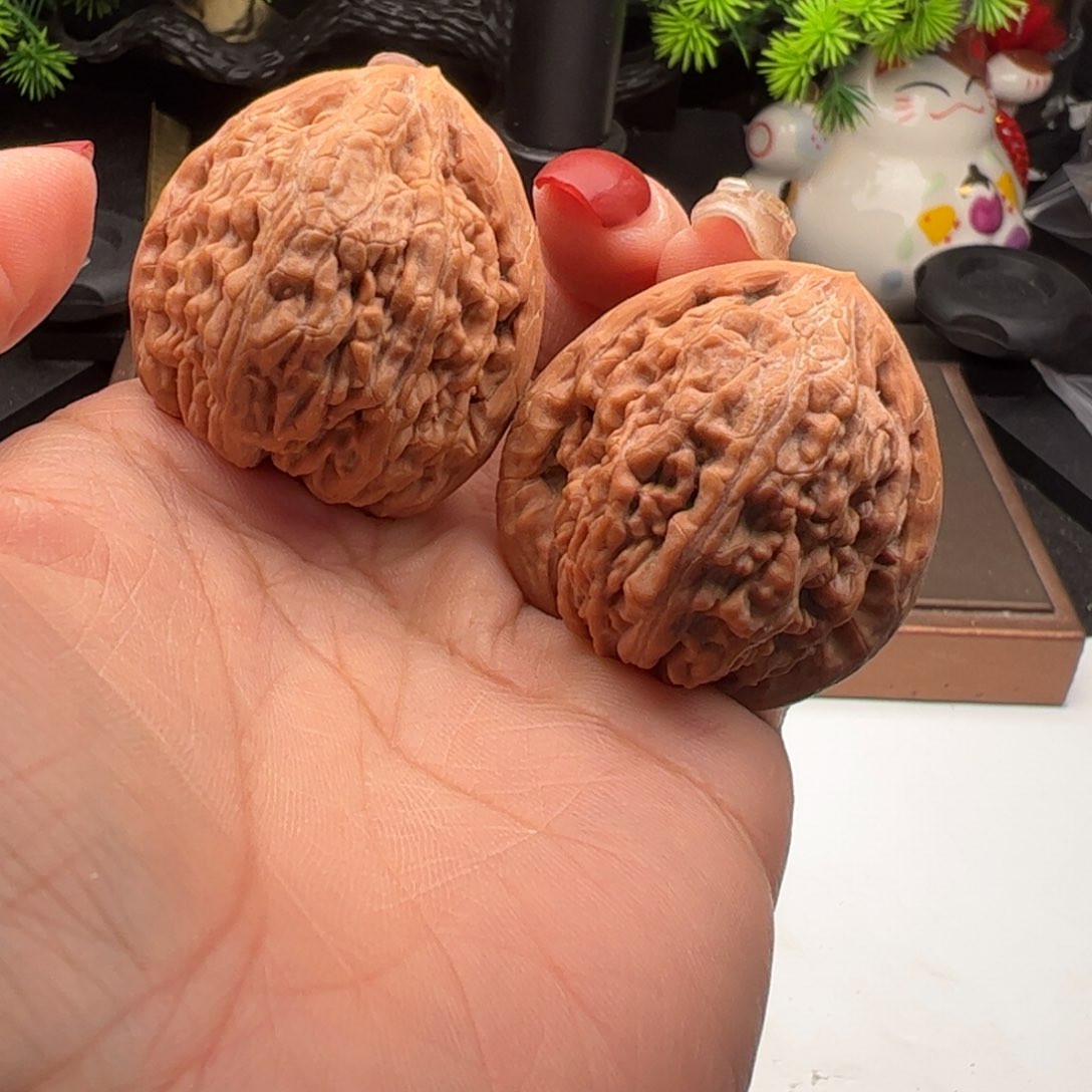 文玩核桃吊坠滢虎头王37