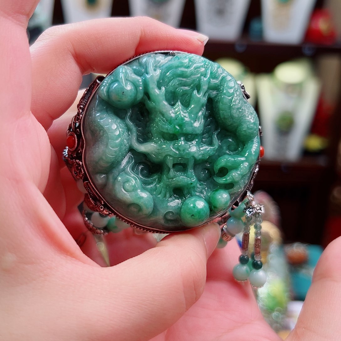 手链翡翠未镶嵌一****?国风