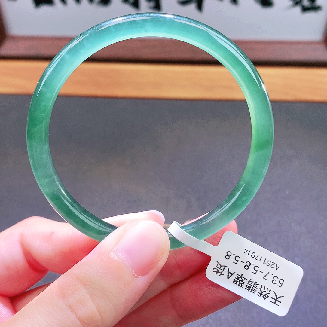翡翠未镶嵌手镯天然翡翠