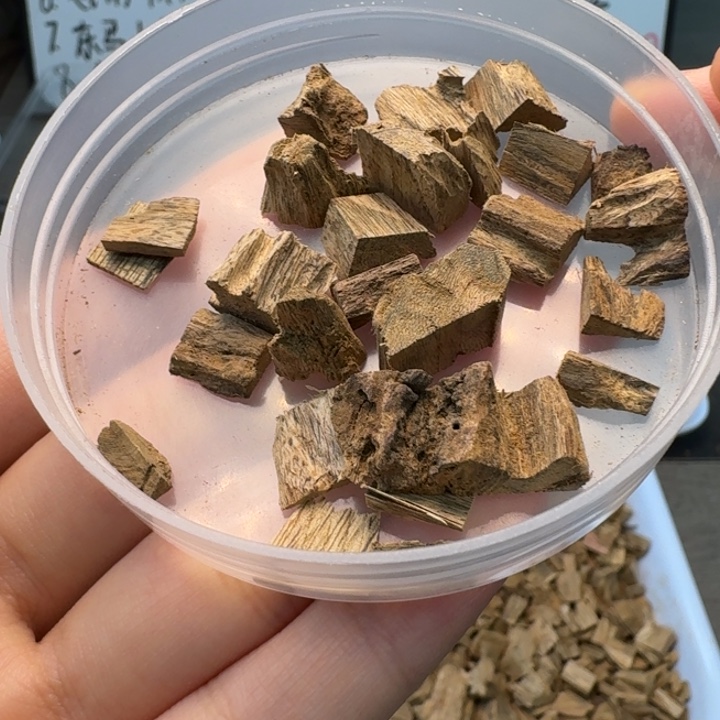 柬埔寨老料子八分沉4克。 百花香