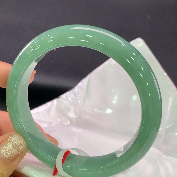 翡翠手镯未镶嵌正圈62-63