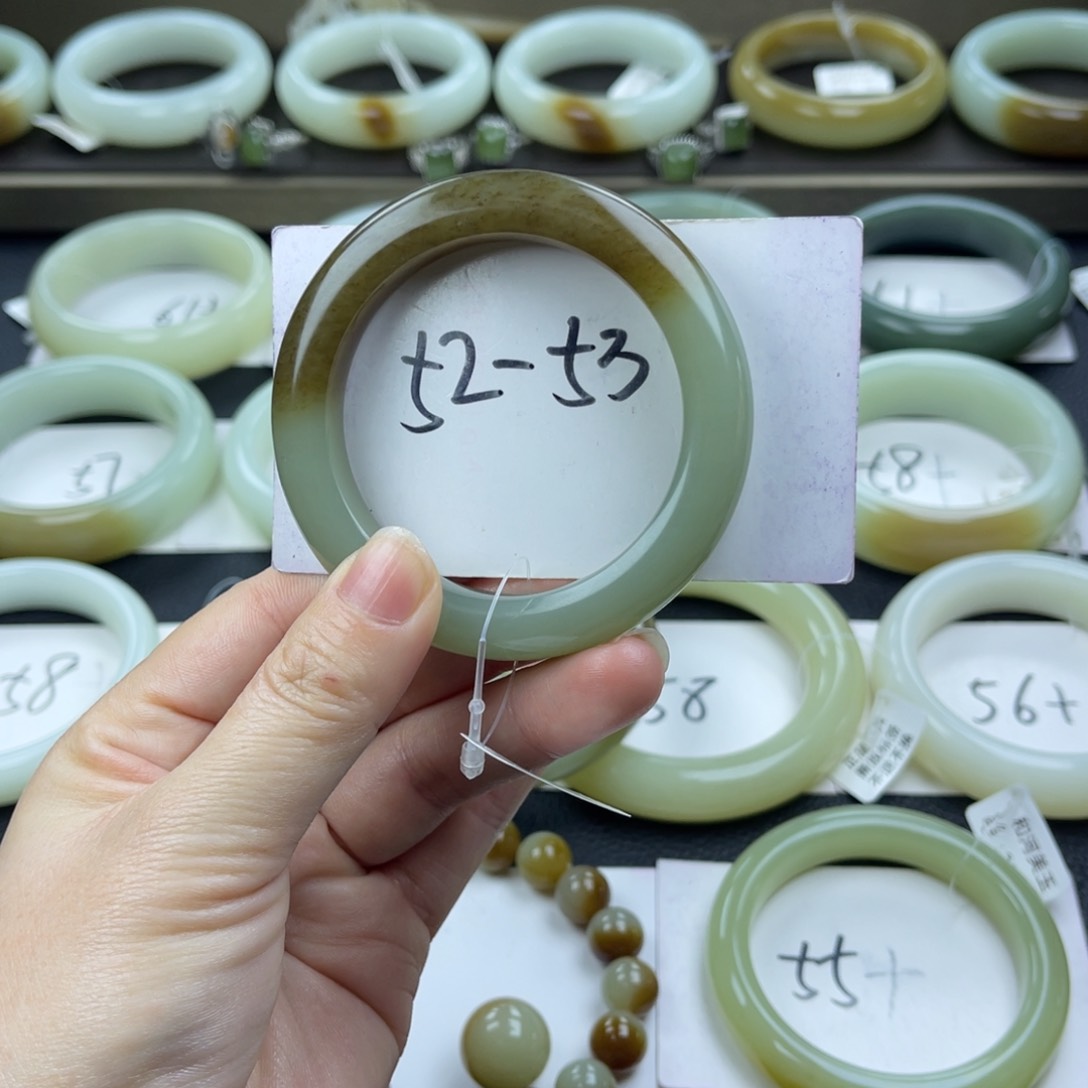 和田玉（糖玉）手镯未镶嵌