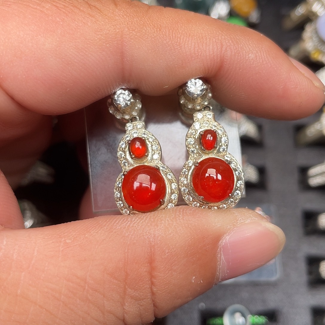 翡翠配石冰红翡耳钉