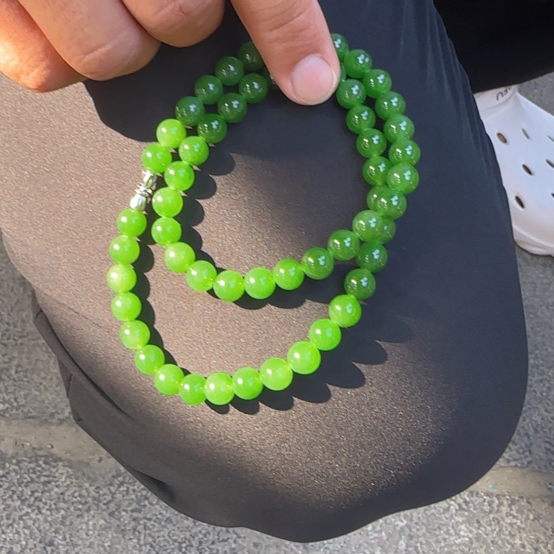 和田玉未镶嵌颈饰俄碧纯天然鲜阳绿卡8