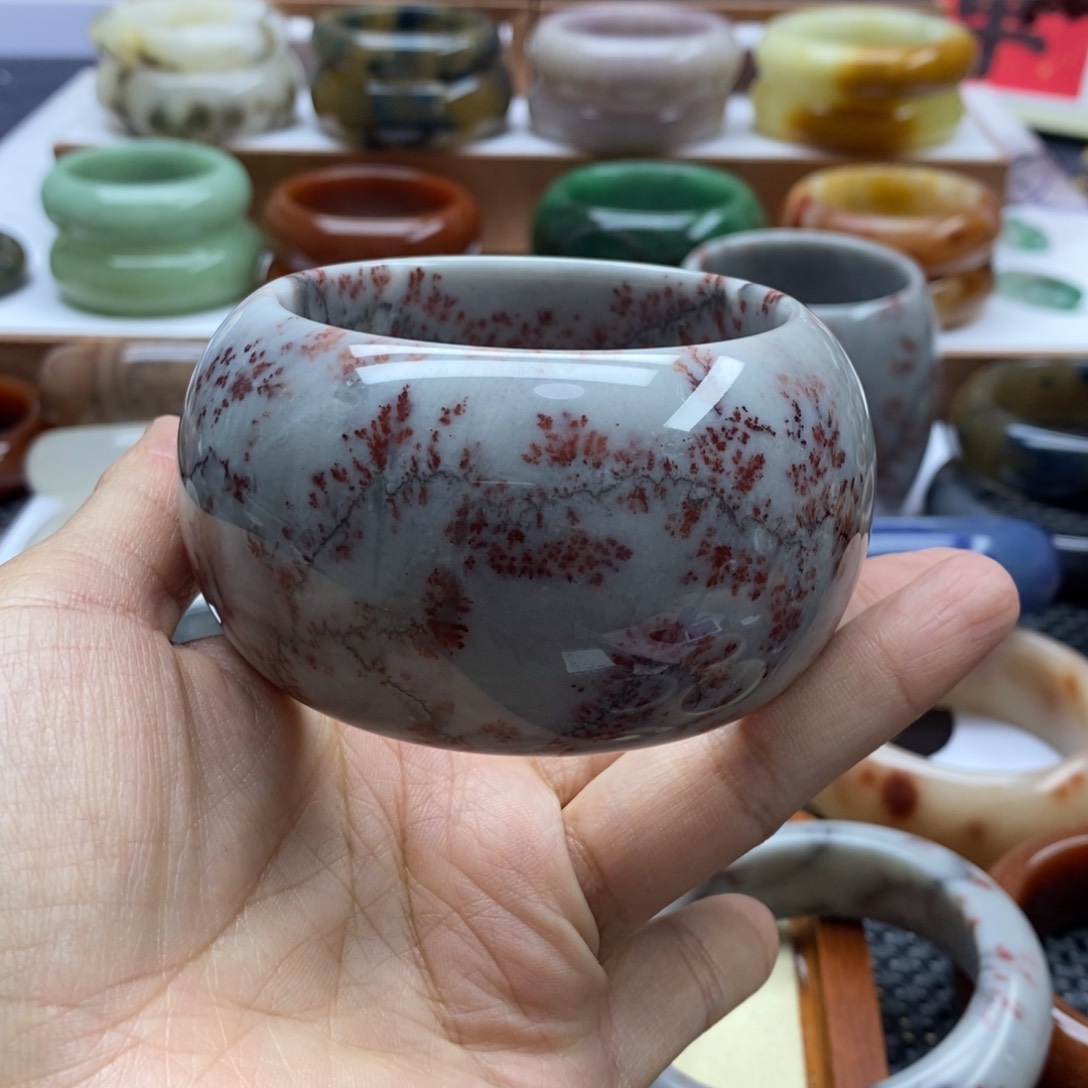 石英质玉手镯未镶嵌小****乐