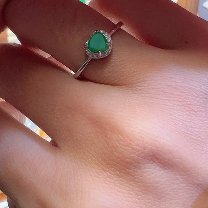 翡翠未镶嵌戒指戒指