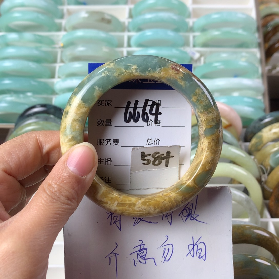 蛇纹石玉手镯未镶嵌6664