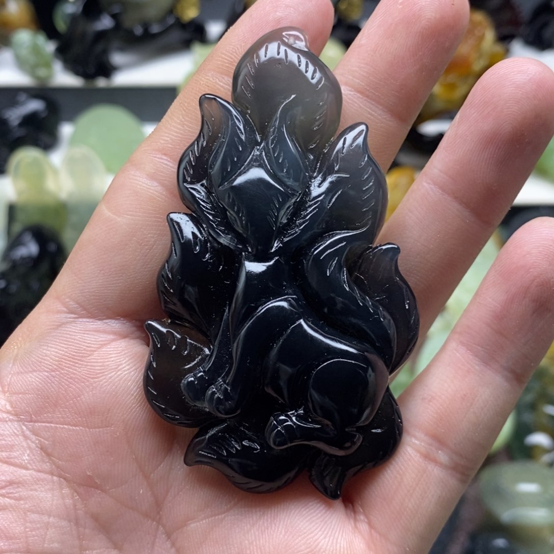 岫玉九尾狐手把未镶嵌