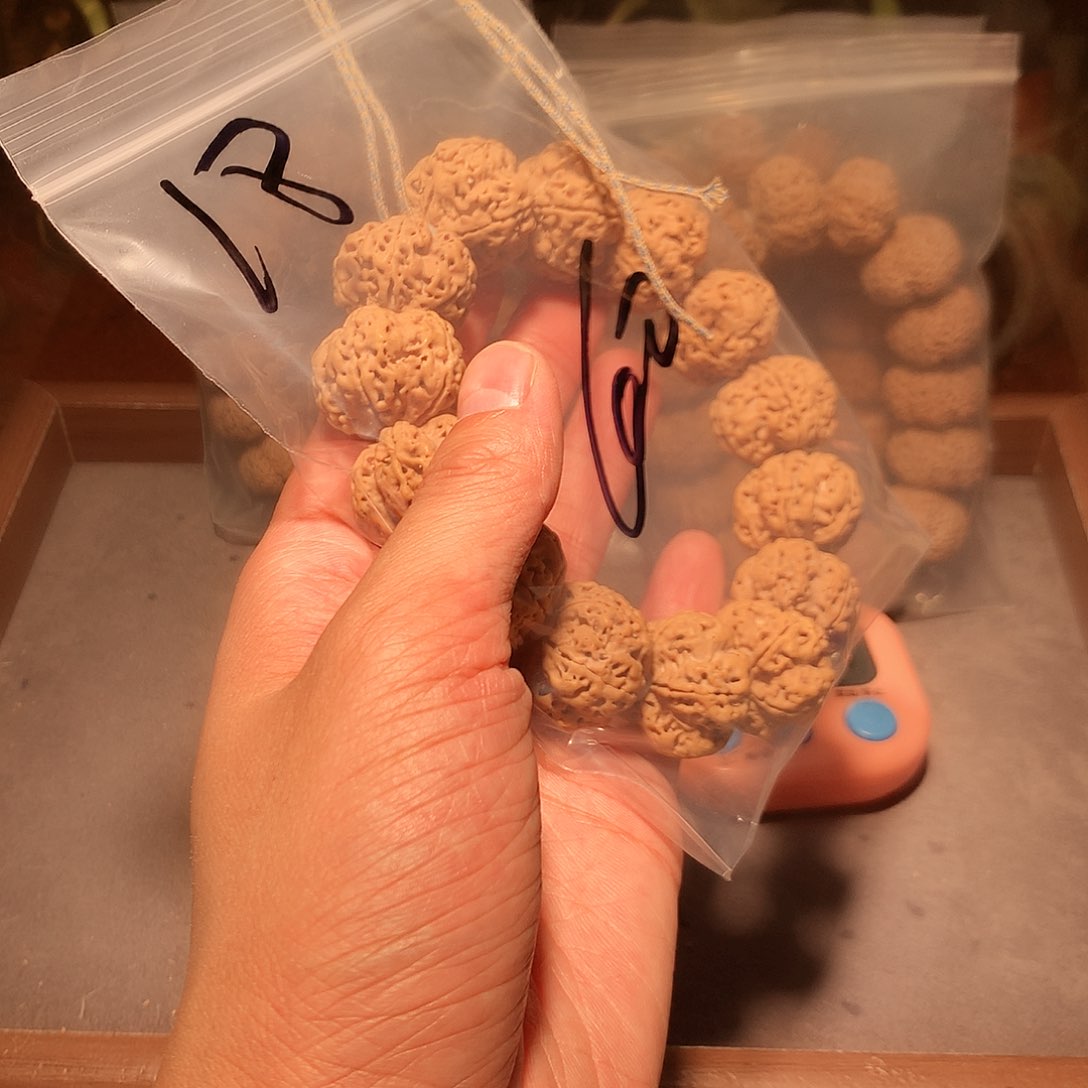 金刚菩提手串@***间18。      