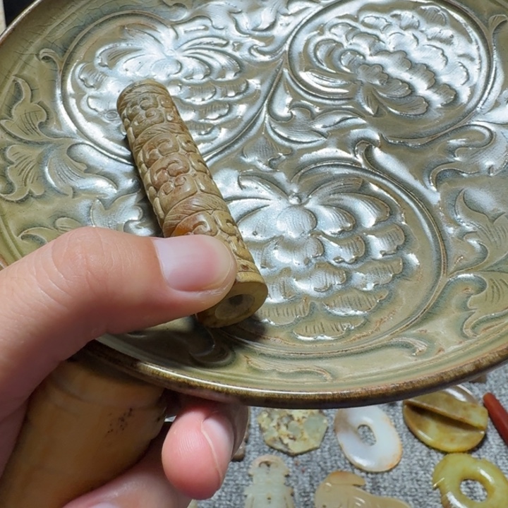 邹***。瓷片双鱼青瓷开片大碗