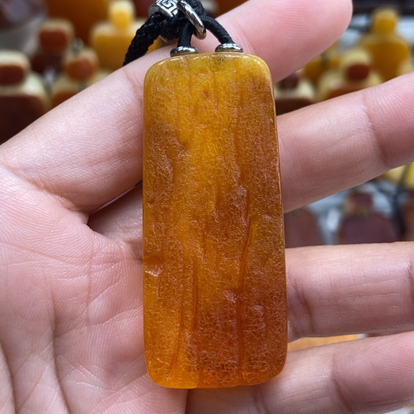 【闪购商品】琥珀颈饰未镶嵌