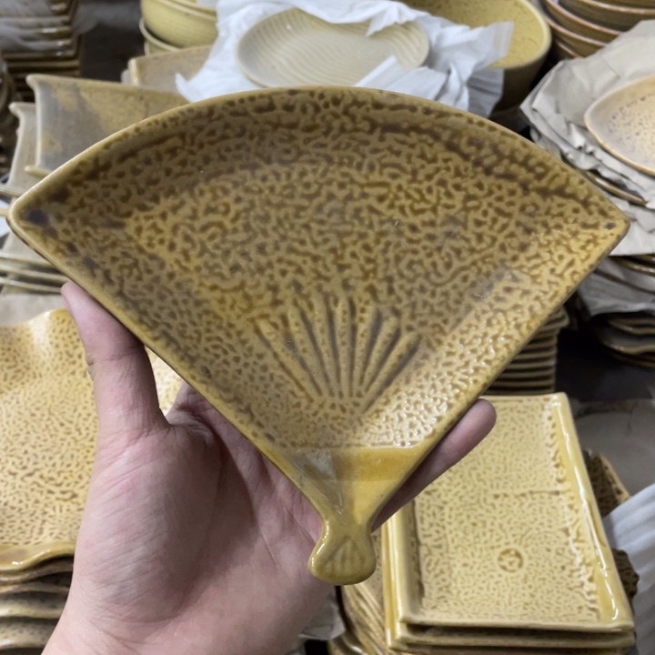 盘瓷器微瑕不退不换两只