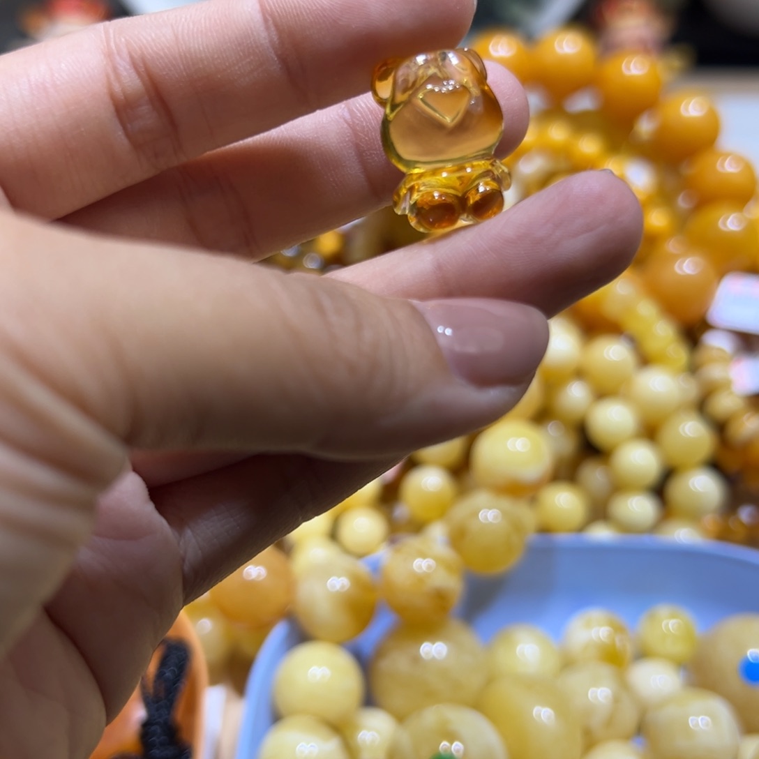 琥珀珠宝奇石未镶嵌