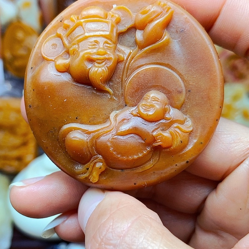 【闪购商品】石英质玉（黄龙玉）颈饰未镶嵌