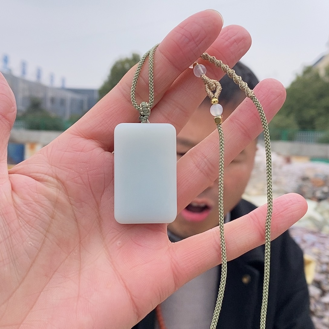 颈饰未镶嵌和田玉越**好羊脂白玉无事牌