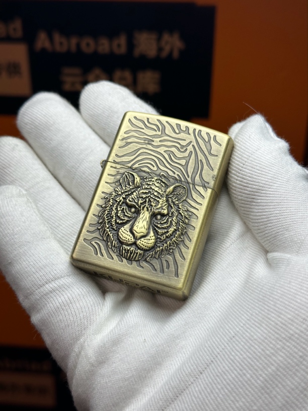 精雕虎头复古煤油打火机kp