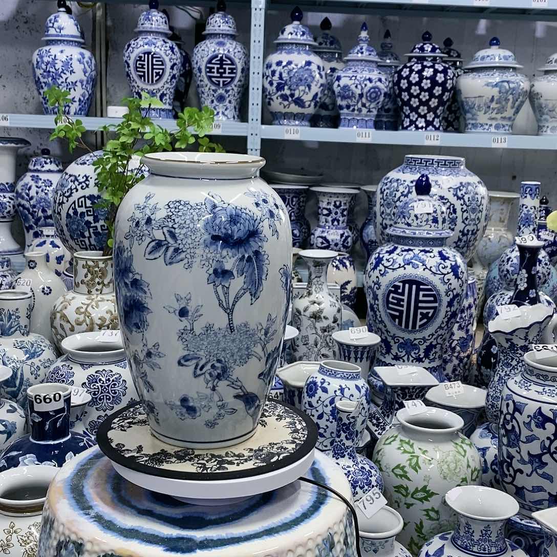 【闪购商品】摆件萝卜瓶瓷器摆件………………………………