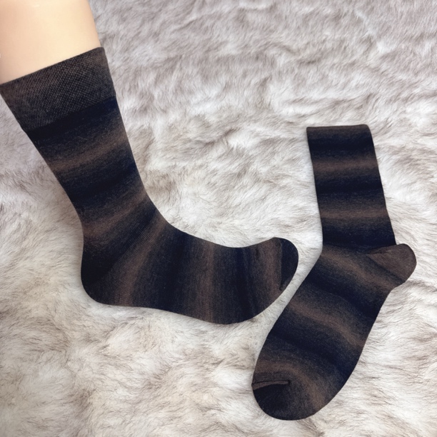 渐变色男袜渐变纱男士棉袜商务休闲款外贸尾单处理