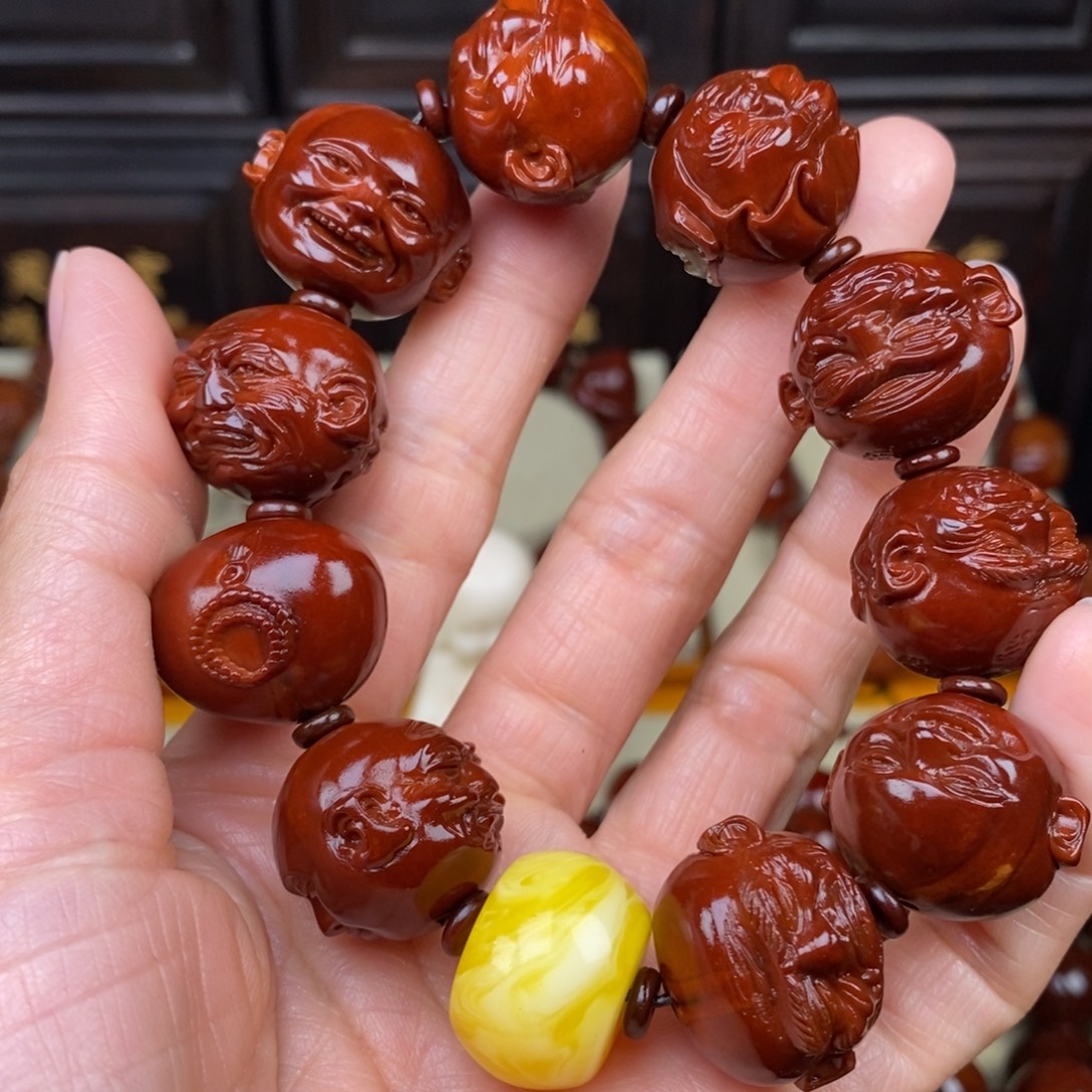 东***玉橄榄核吊坠十八罗汉