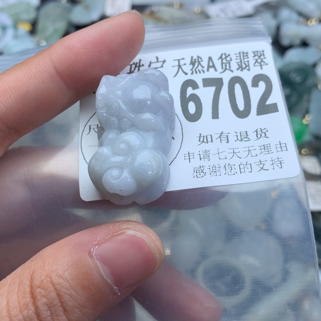 翡翠颈饰未镶嵌6702。