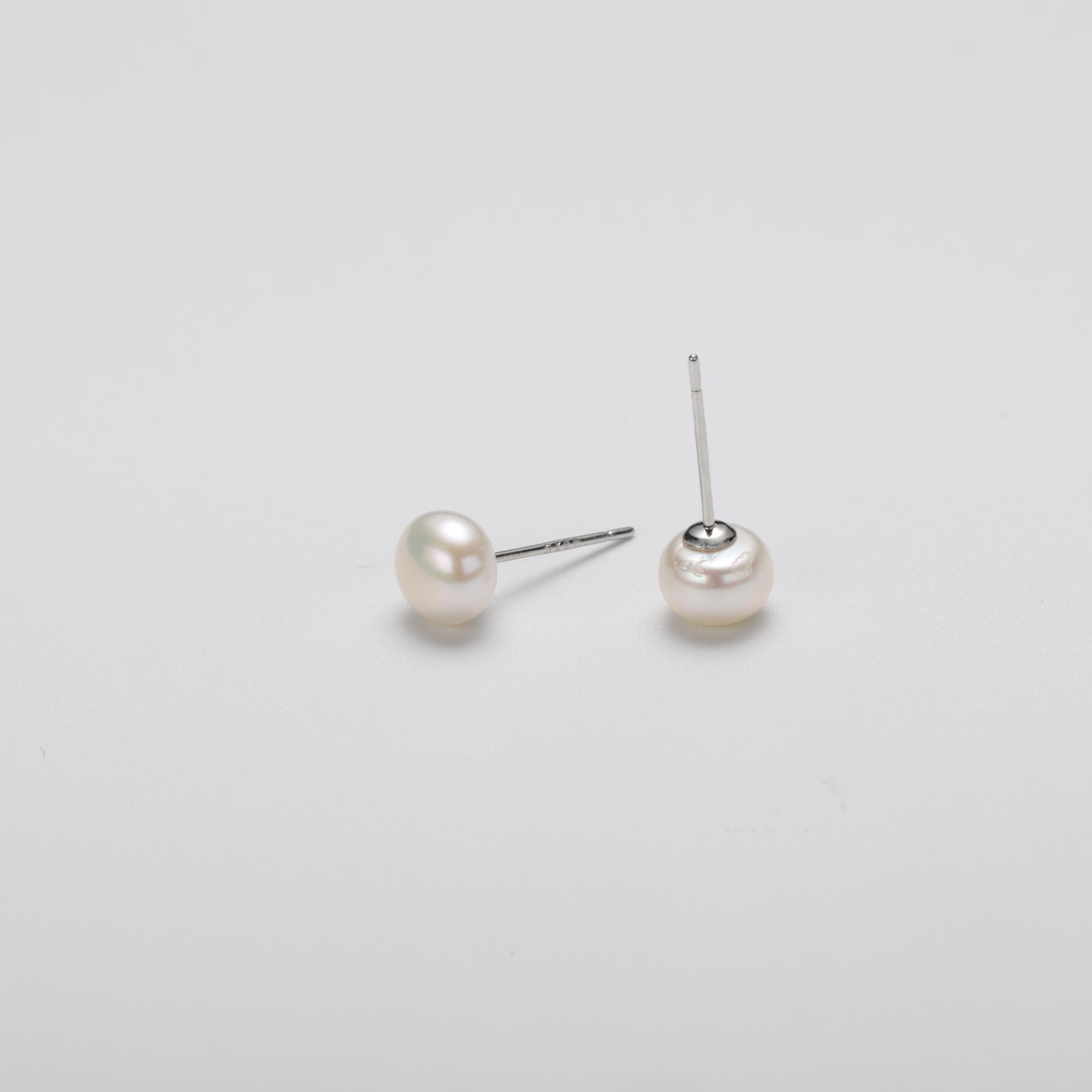 [婕妤甄选] 【宠粉福利】6-7mm 淡水无核强光珍珠耳钉 素钉款非正圆