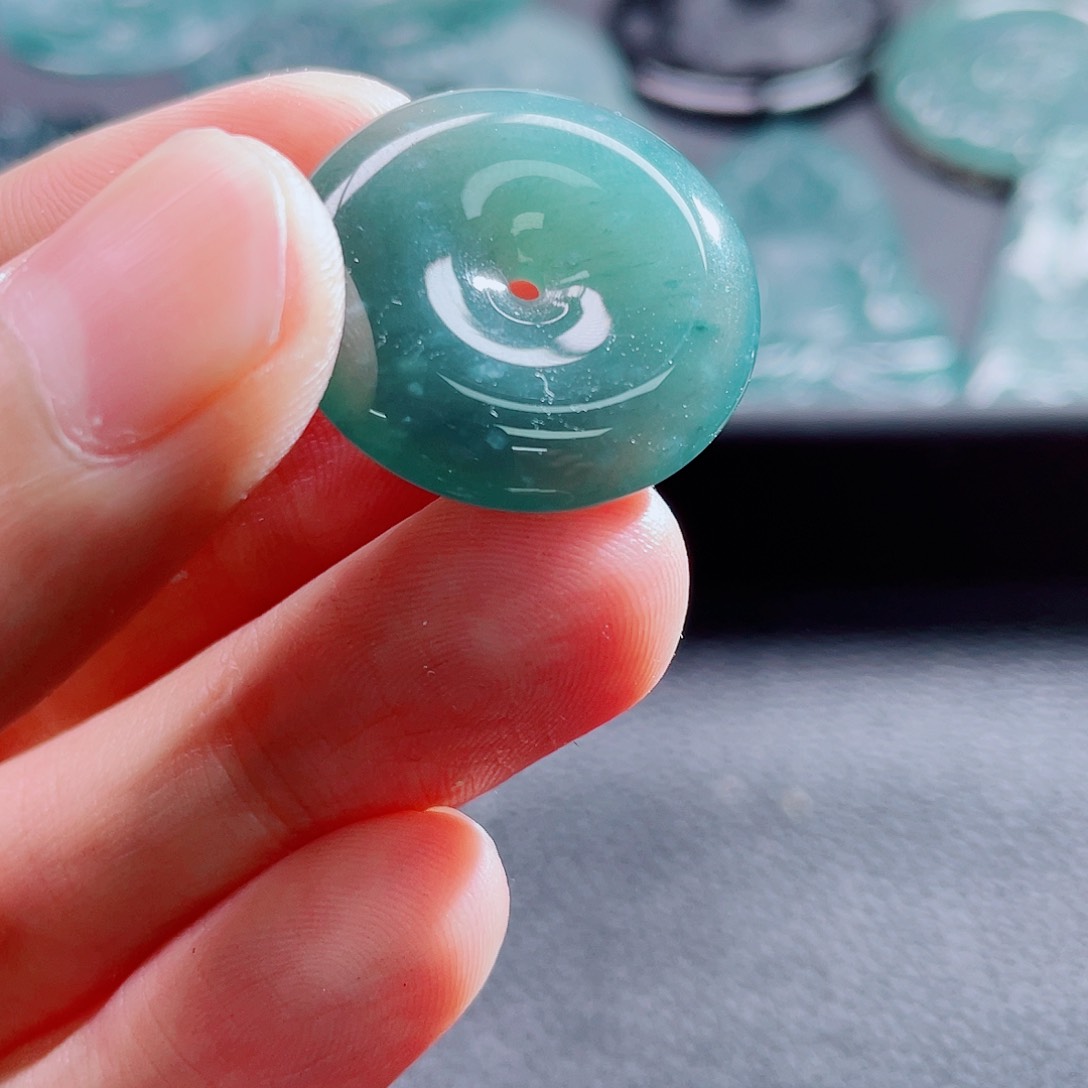 翡翠颈饰未镶嵌8888888888