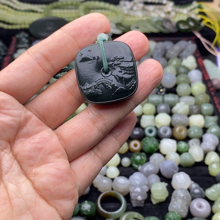 和田玉未镶嵌颈饰