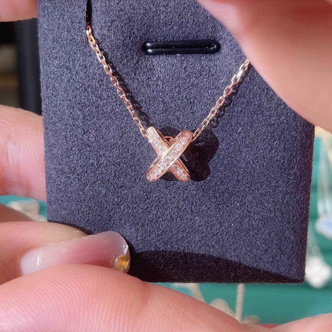 钻石颈饰18K金镶嵌交叉