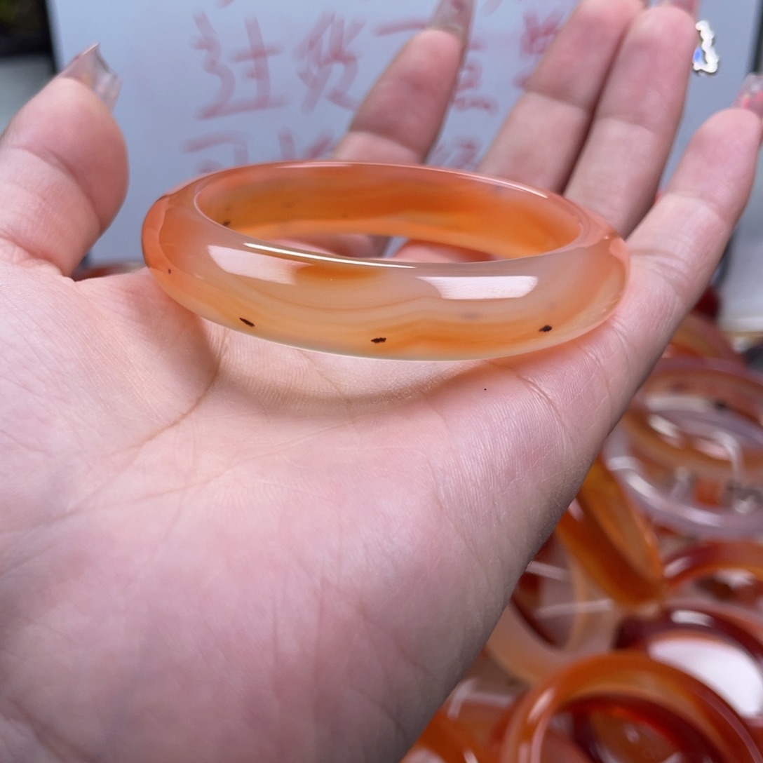 玛瑙/玉髓手镯未镶嵌