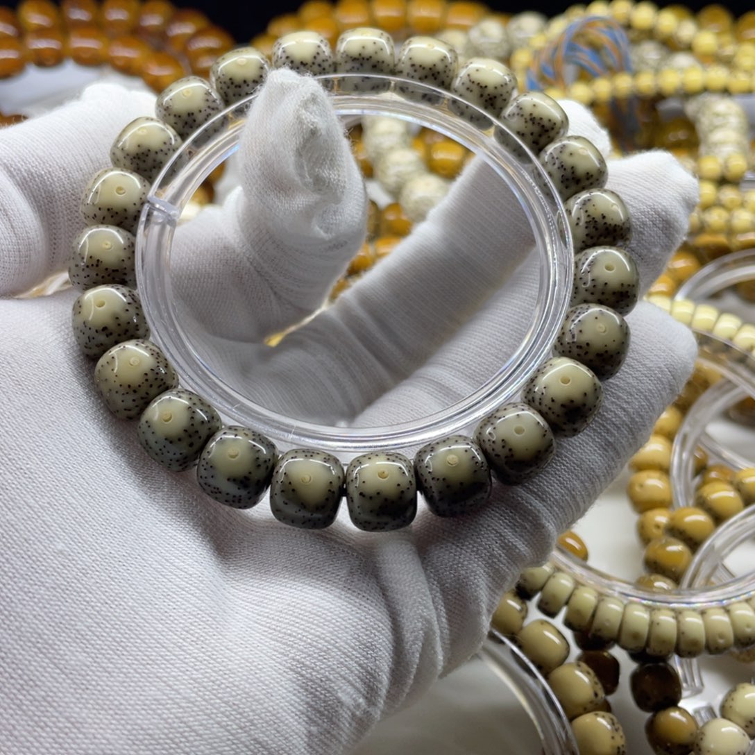 m***’吊坠星月菩提糯冰10.5✖️9.5大眼睛