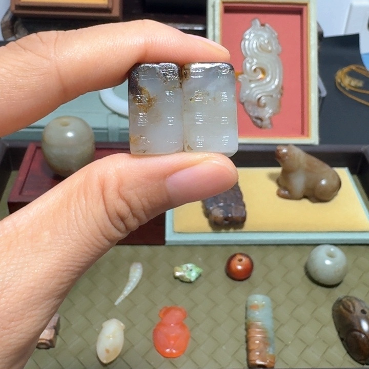 老***猫颈饰未镶嵌和田玉