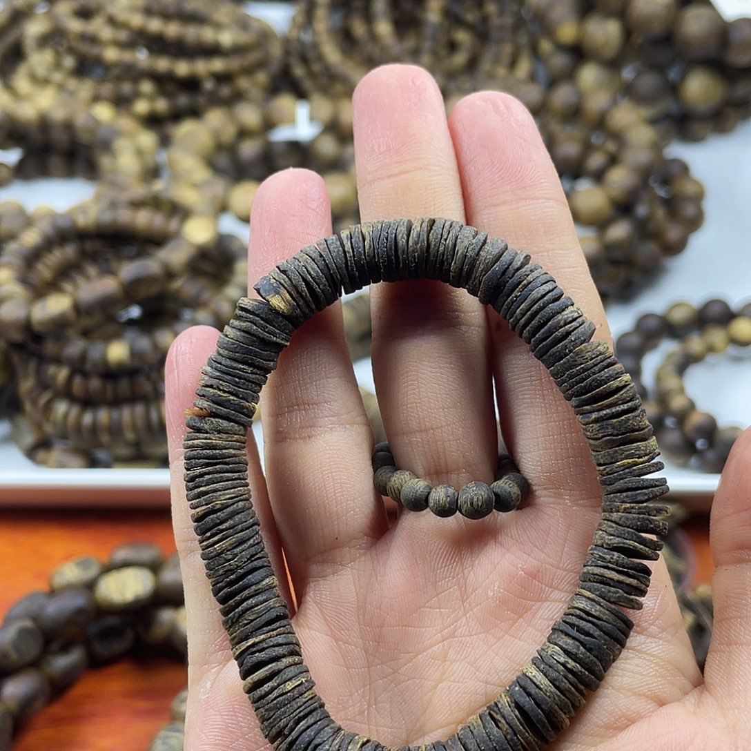 沉香沉香碎屑0.8单圈，8克➕片珠