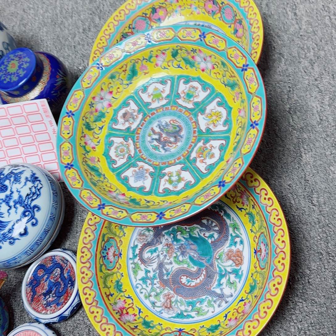 元***春摆件瓷器的工艺技术特点