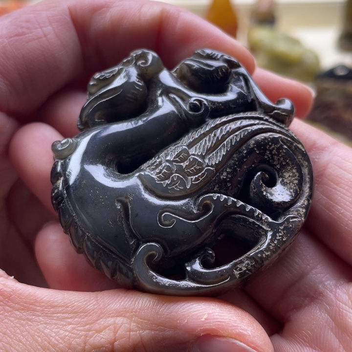 蛇纹石玉颈饰未镶嵌