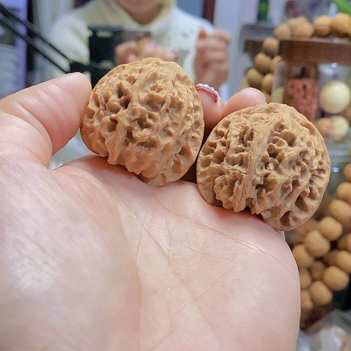 【闪购商品】文玩核桃把件39.5苹果油