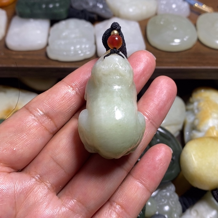 和田玉未镶嵌车挂
