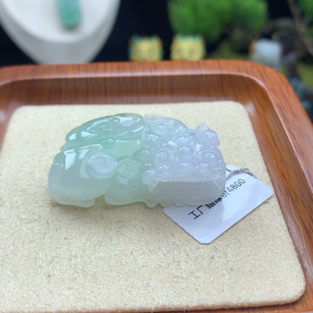 翡翠未镶嵌颈饰18