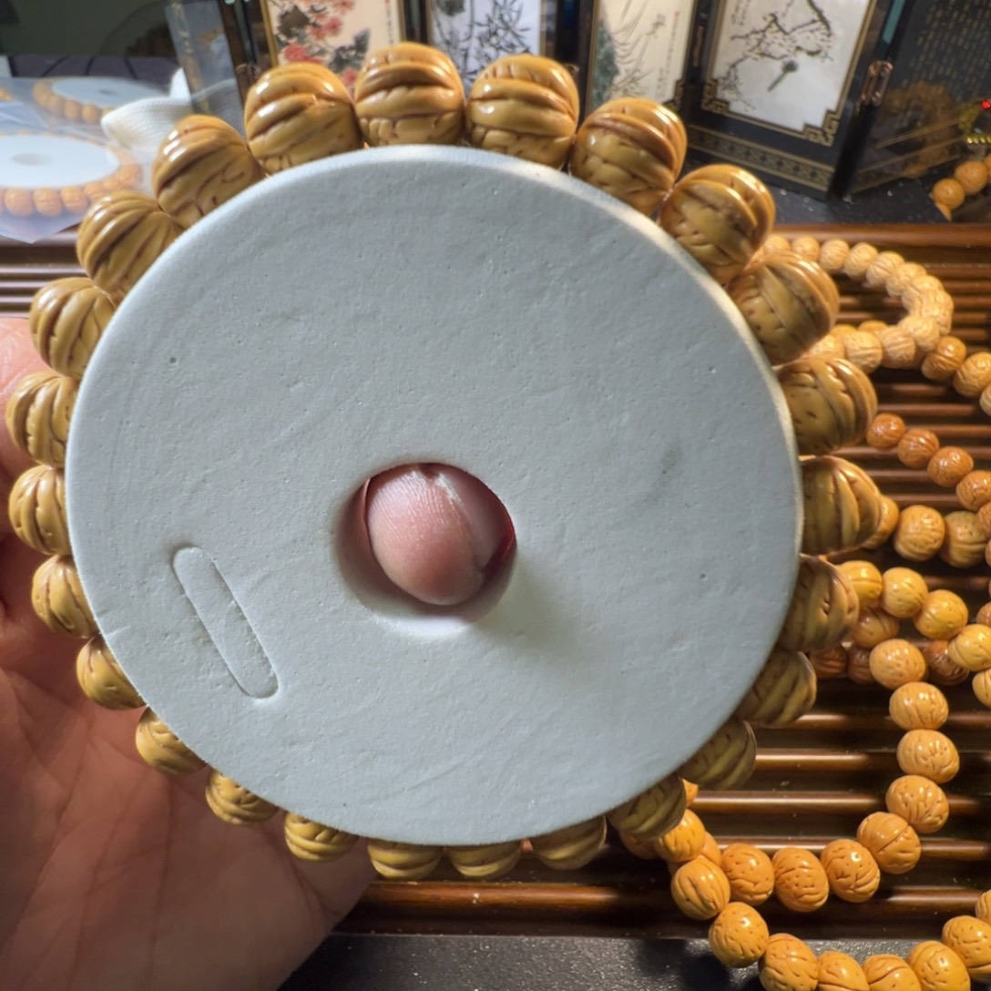 大***傅野生黄桃手串尺寸10左右