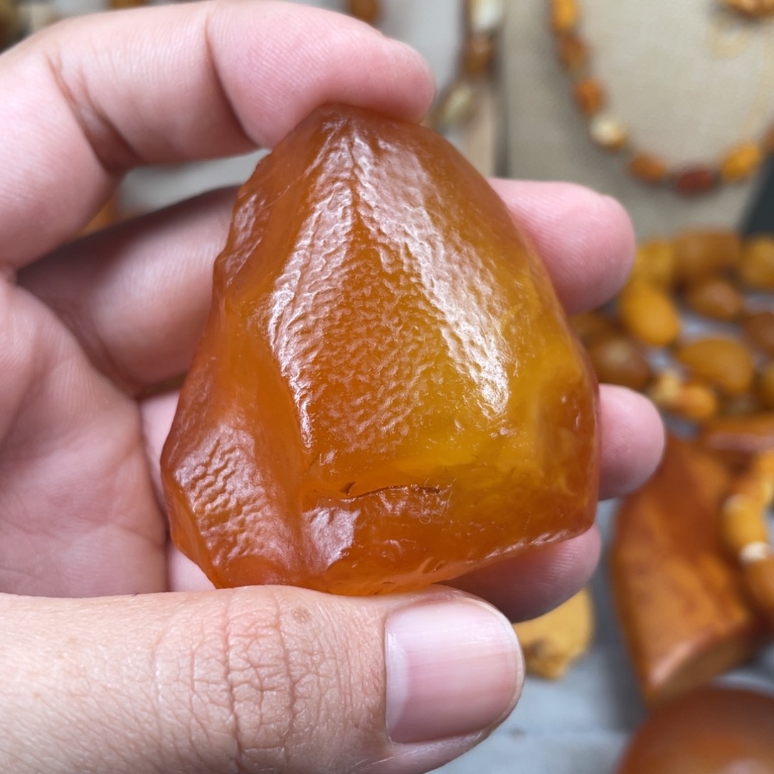 琥珀珠宝奇石未镶嵌