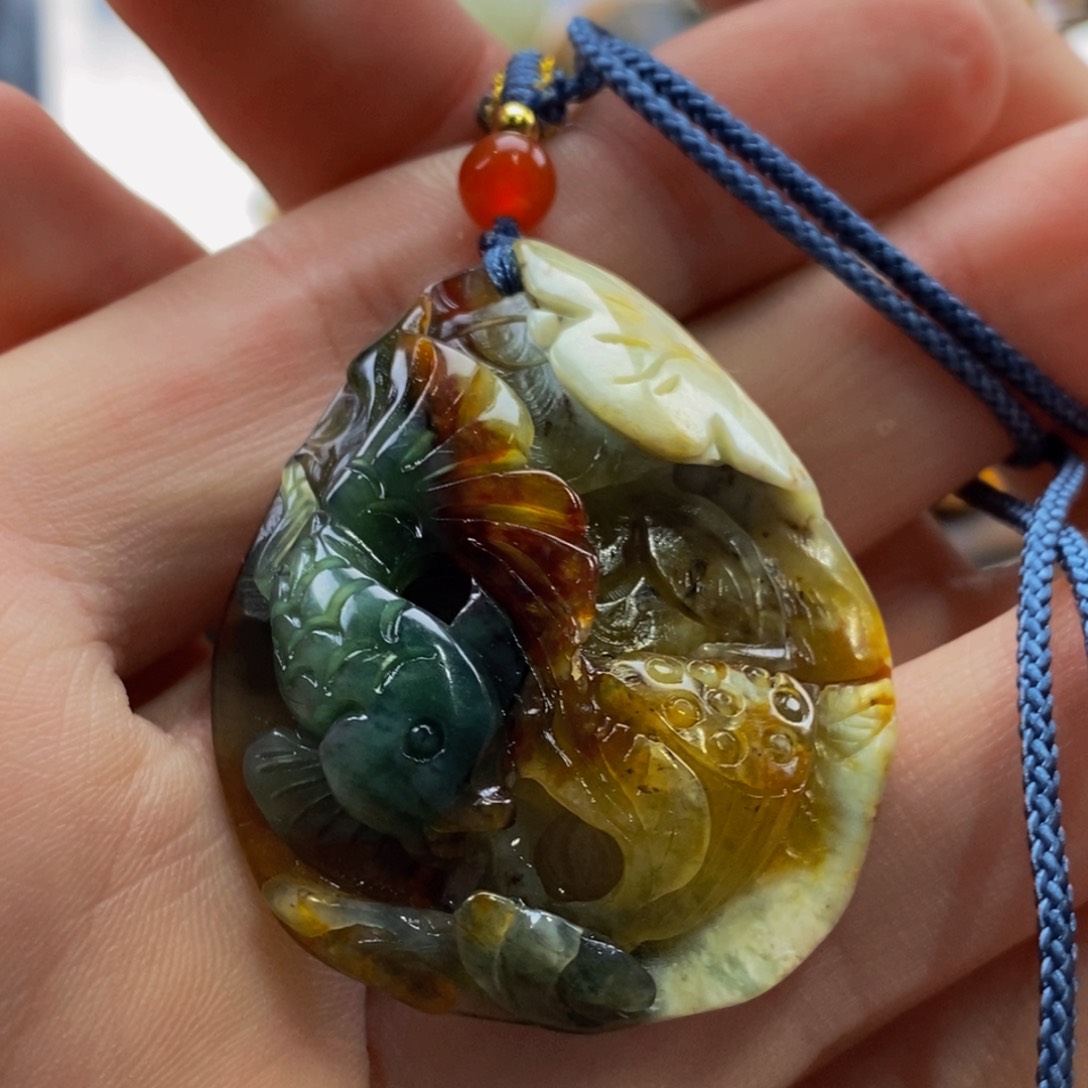 蛇纹石玉吊坠未镶嵌