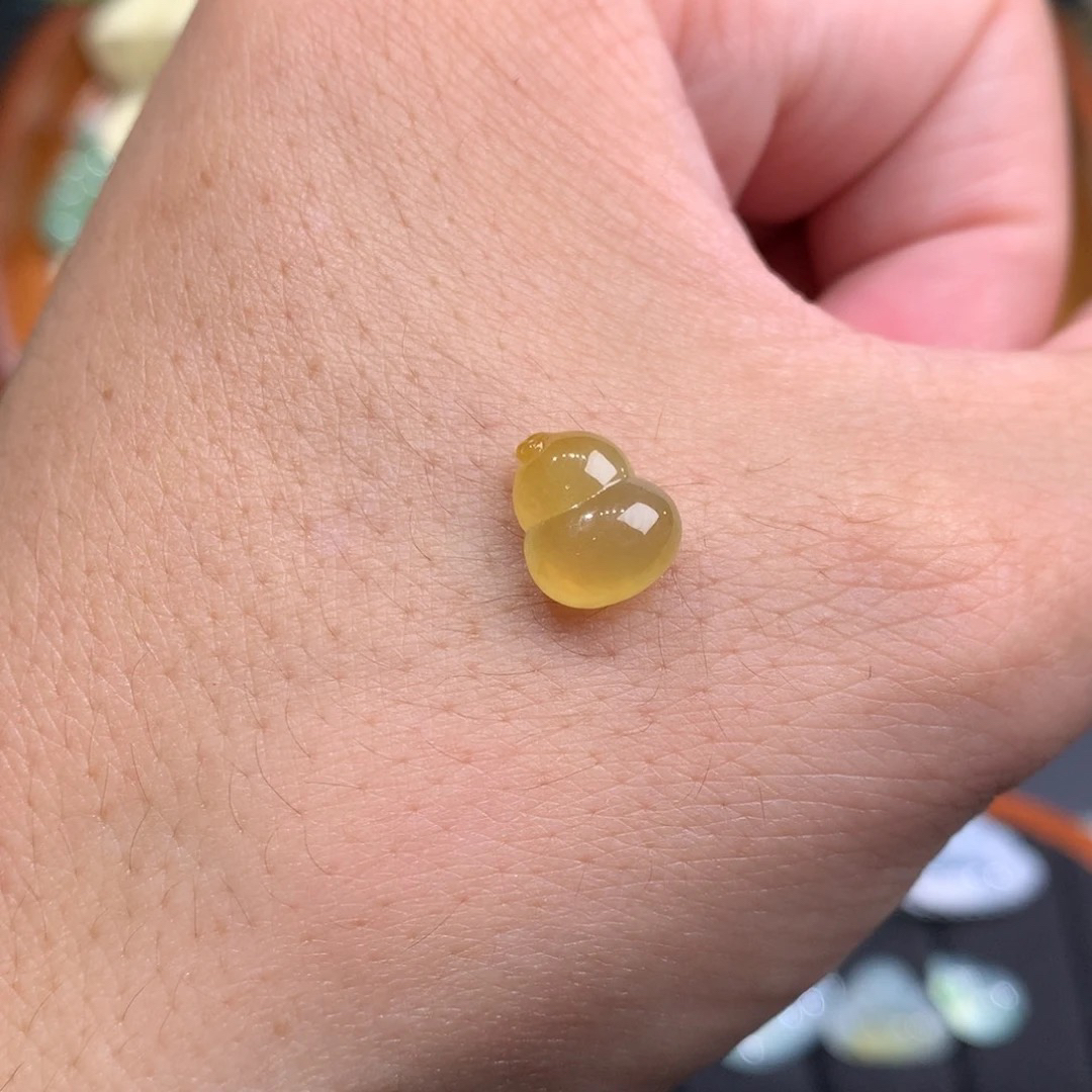 （八福）-颈饰未镶嵌黄翡天然缅甸A货翡翠葫芦  【实物可鉴赏】