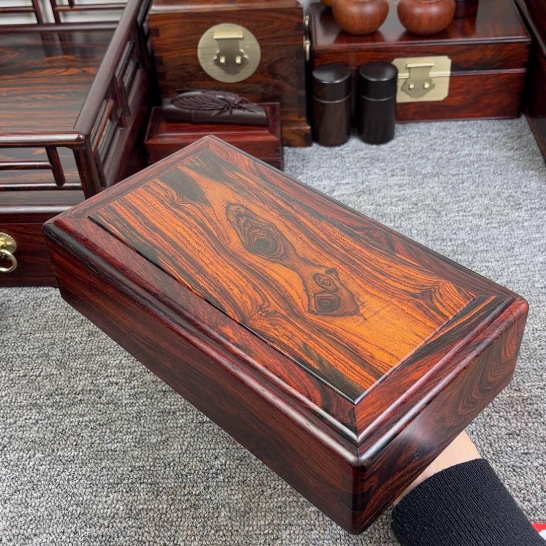 微凹黄檀（南美大红酸枝）25 14 6.5 全独板机关盒